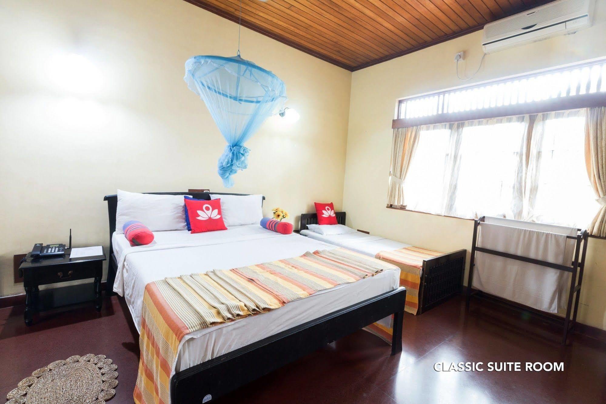 Zen Rooms Modern City Inn ネゴンボ エクステリア 写真